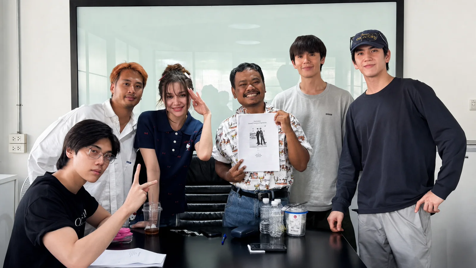 Jimmy Jitaraphol, Sea Tawinan, Dunk Natachai and fellow cast members gather for the I Will Always Save You script read-through.